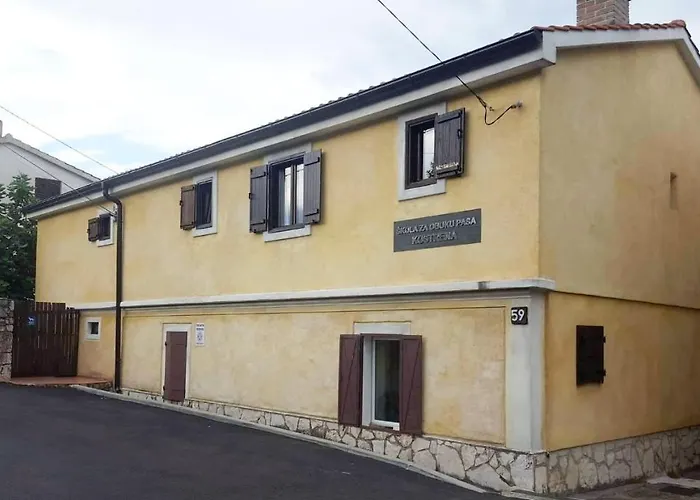 Ela, Rijeka Apartamento *